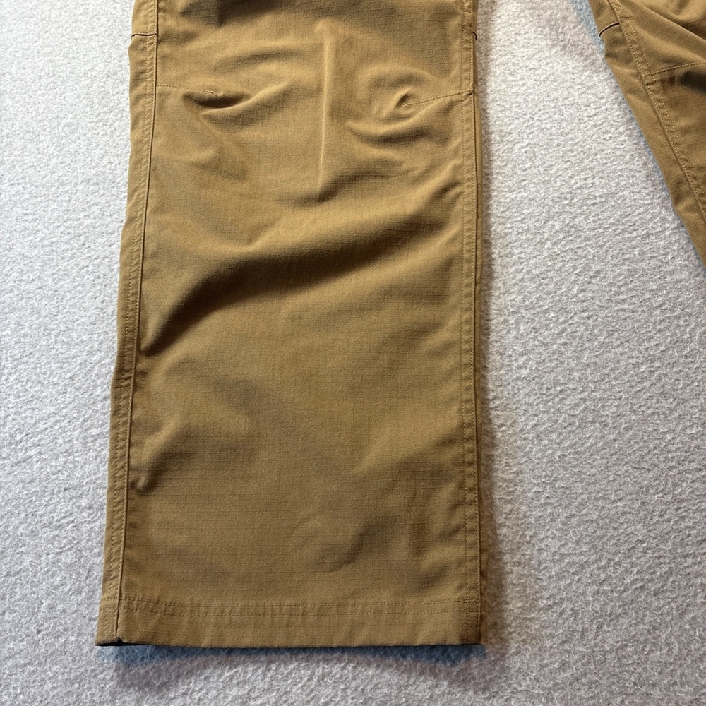 Under Armor Men's Khaki Tactical Cargo Pants 42x32 Hiking Work Excellent - Picture 3 of 15